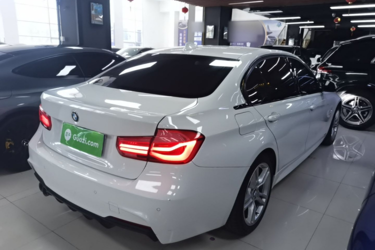 BMW 3 Series 2019 car image #7