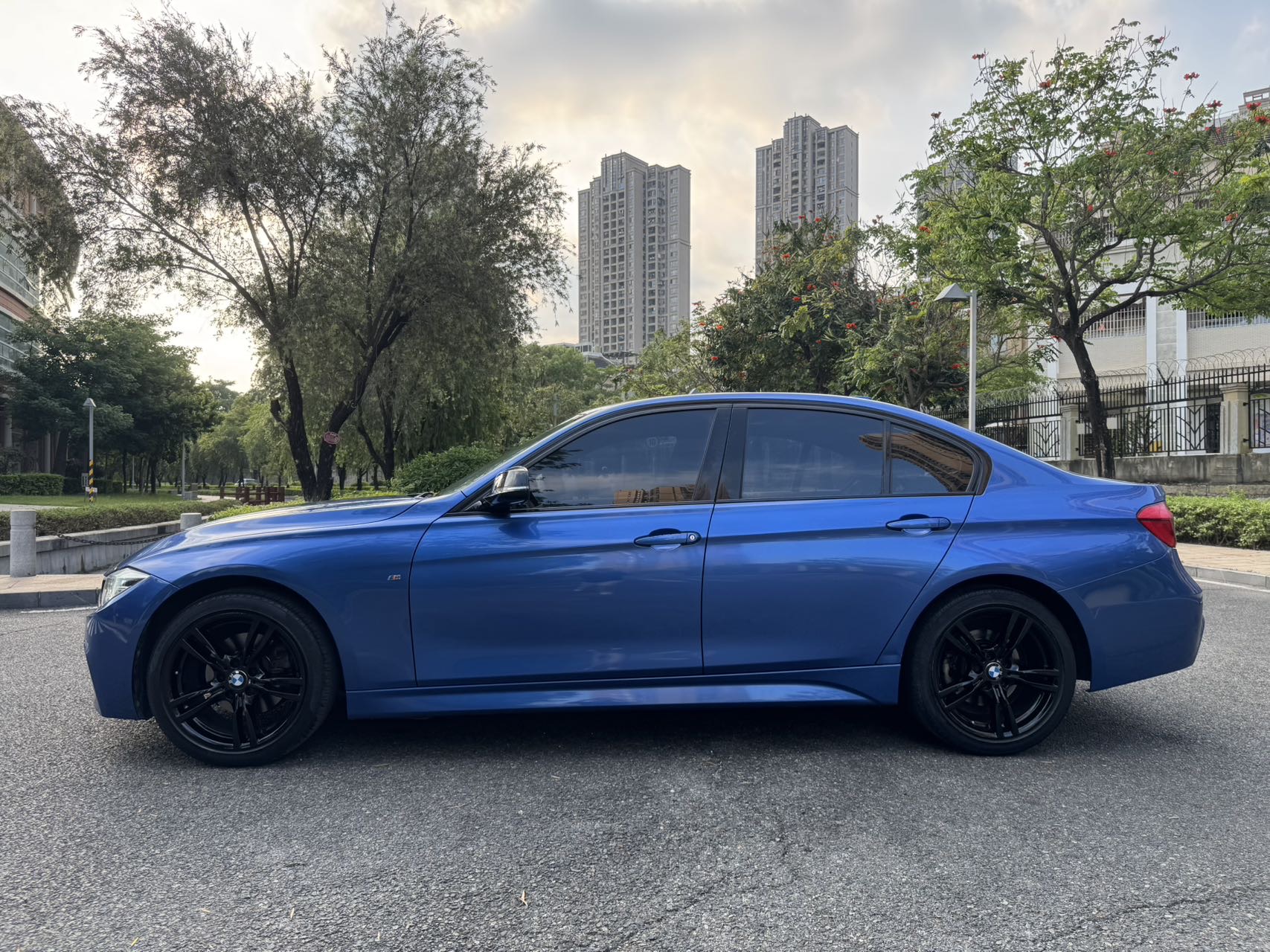 BMW 3 Series 2018 car image #4