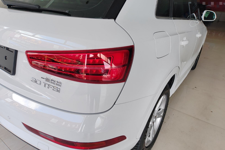 Audi Q3 2019 #8 Audi Q3 2019 car image #8