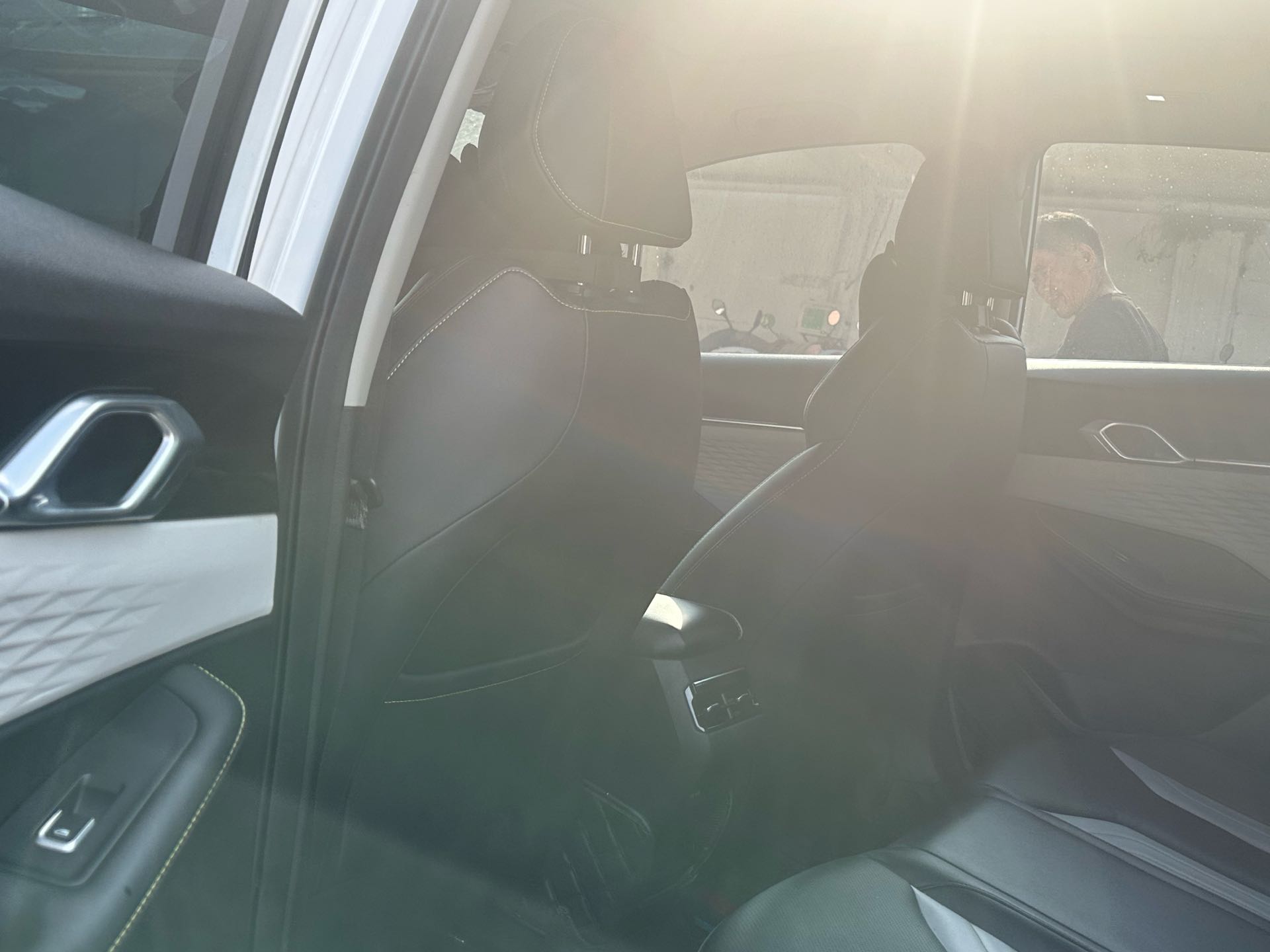 GEELY Coolray 2022 #7 GEELY Coolray 2022 изображение автомобиля #7