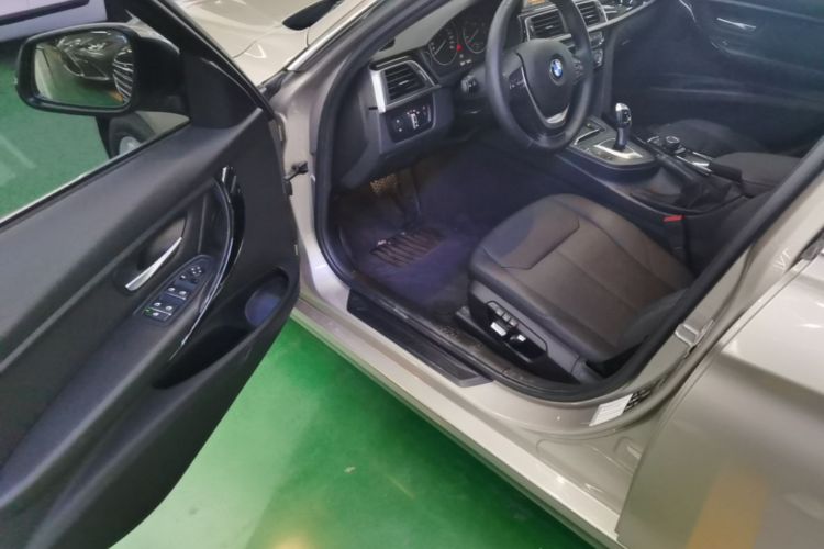 BMW 3 Series 2017 #12 BMW 3 Series 2017 car image #12
