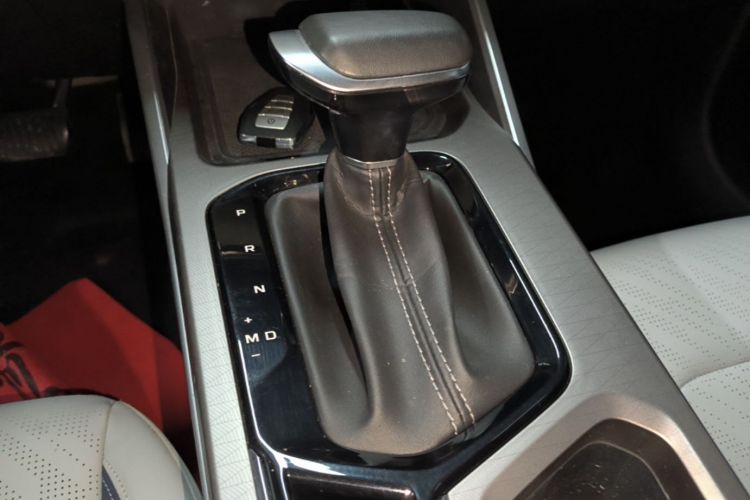 GEELY Emgrand 2021 #14 GEELY Emgrand 2021 car image #14