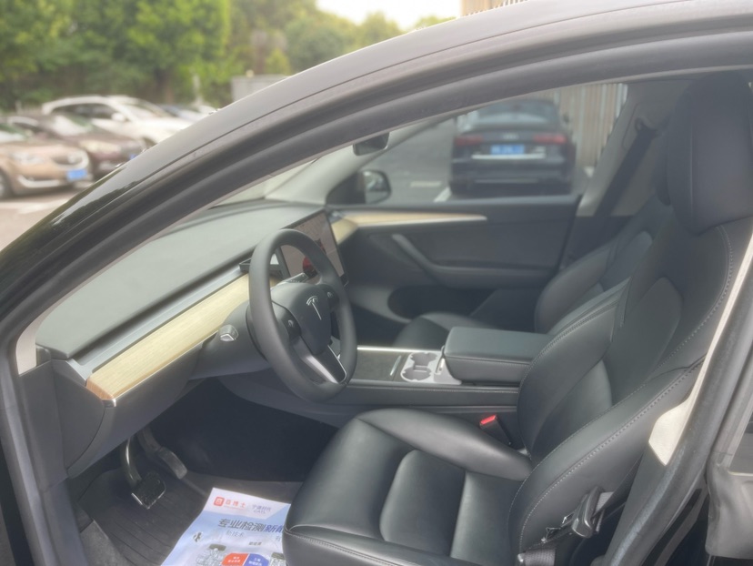 Tesla Model Y 2023 #4 Tesla Model Y 2023 car image #4