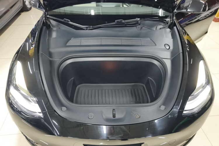 Tesla Model Y 2021 car image #22