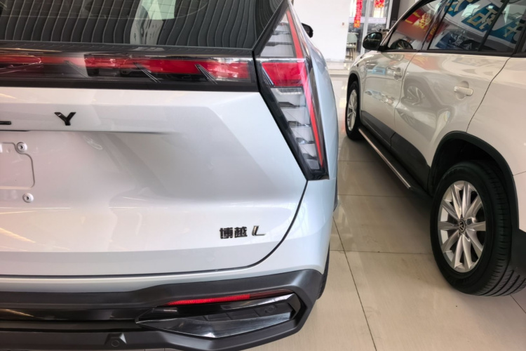 GEELY Boyue L 2022 car image #8