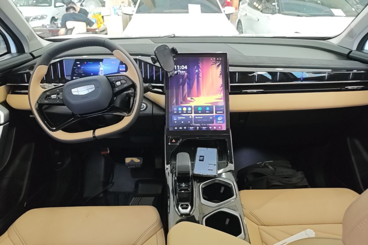 GEELY Boyue L 2023 car image #10