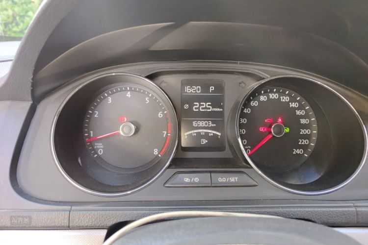 Volkswagen Lavida 2017 car image #14