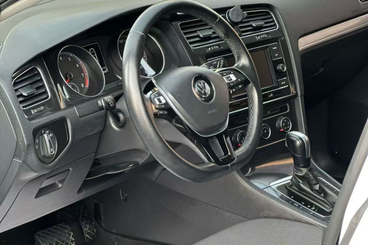 Volkswagen Golf 2018 #13 Volkswagen Golf 2018 car image #13