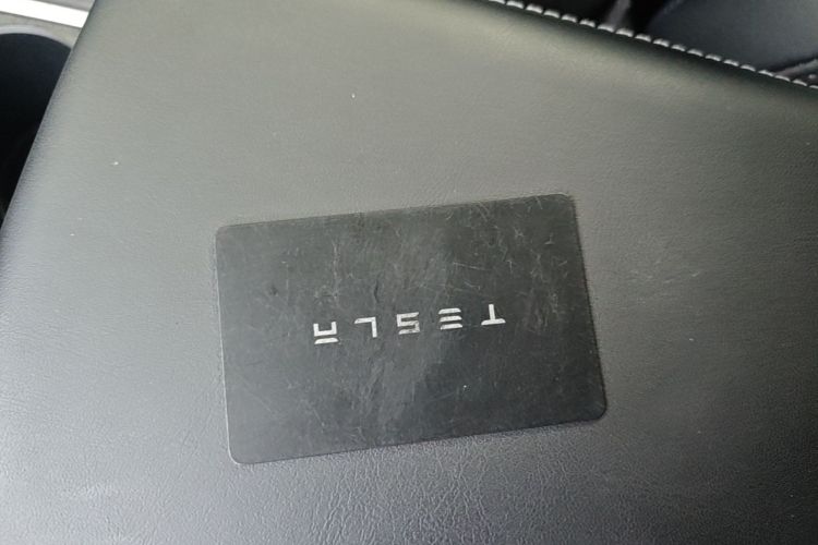 Tesla Model Y 2023 #9 Tesla Model Y 2023 car image #9