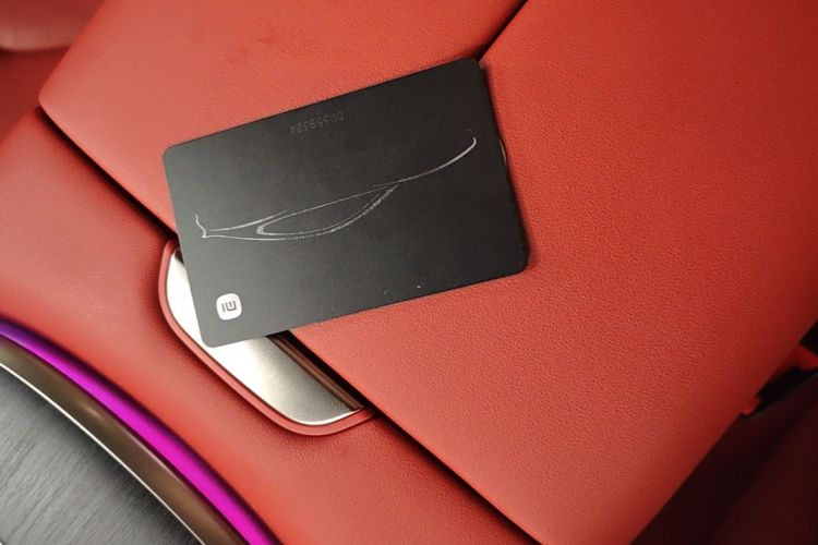 MI SU7 2025 immagine di auto #14