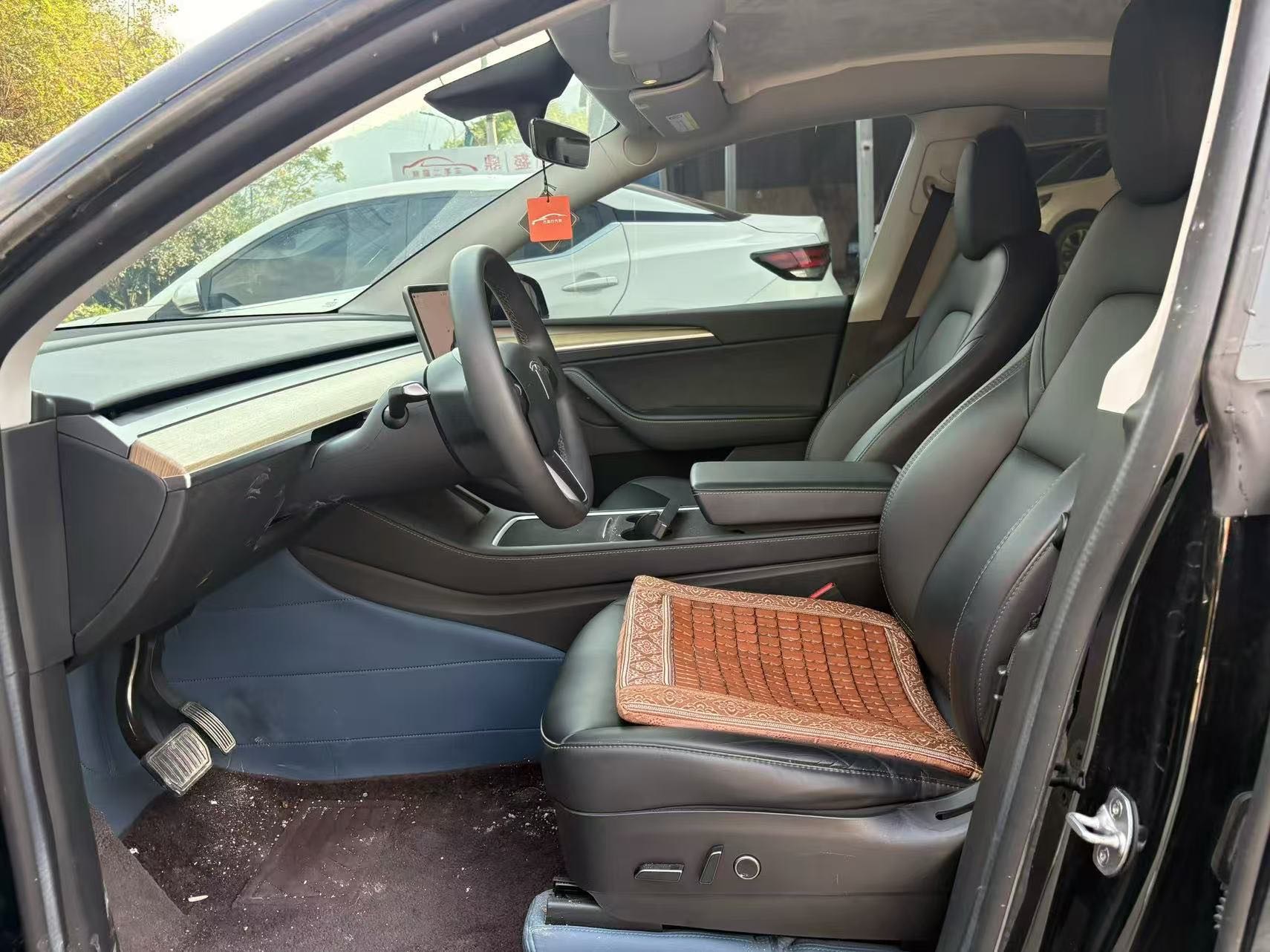 Tesla Model Y 2023 #7 Tesla Model Y 2023 car image #7