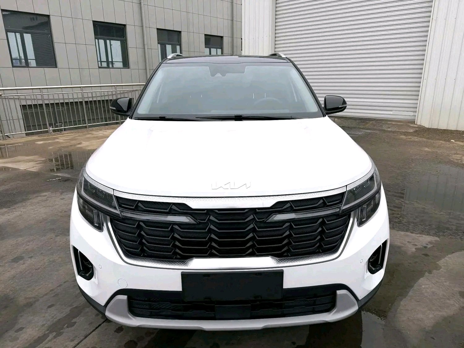 Kia Seltos 2023 #2 Kia Seltos 2023 car image #2