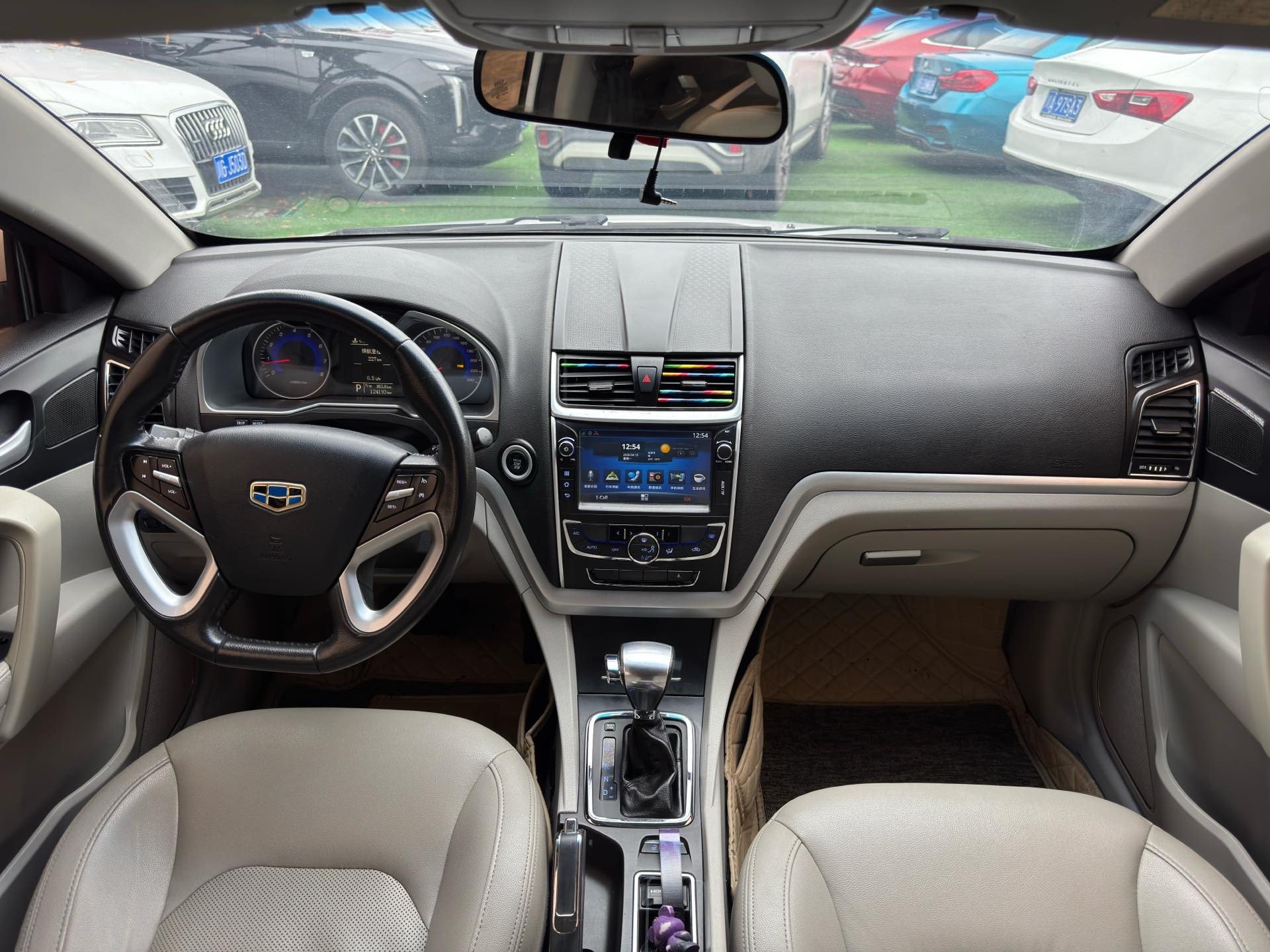 GEELY Emgrand 2015 صورة سيارة #14