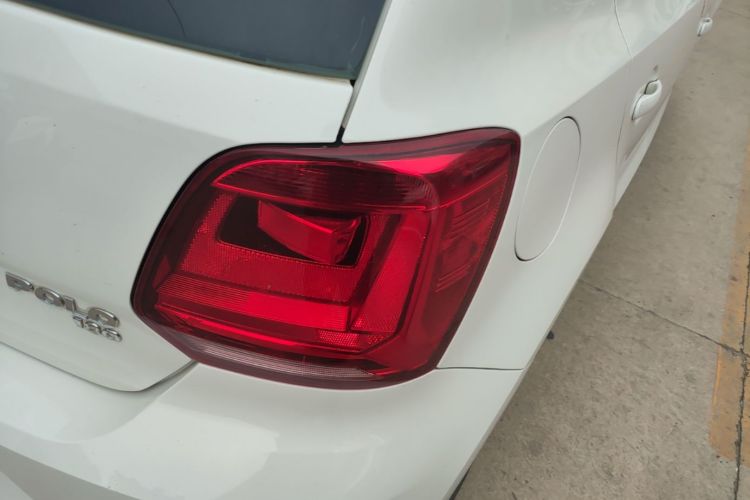 Volkswagen Polo 2019 car image #8