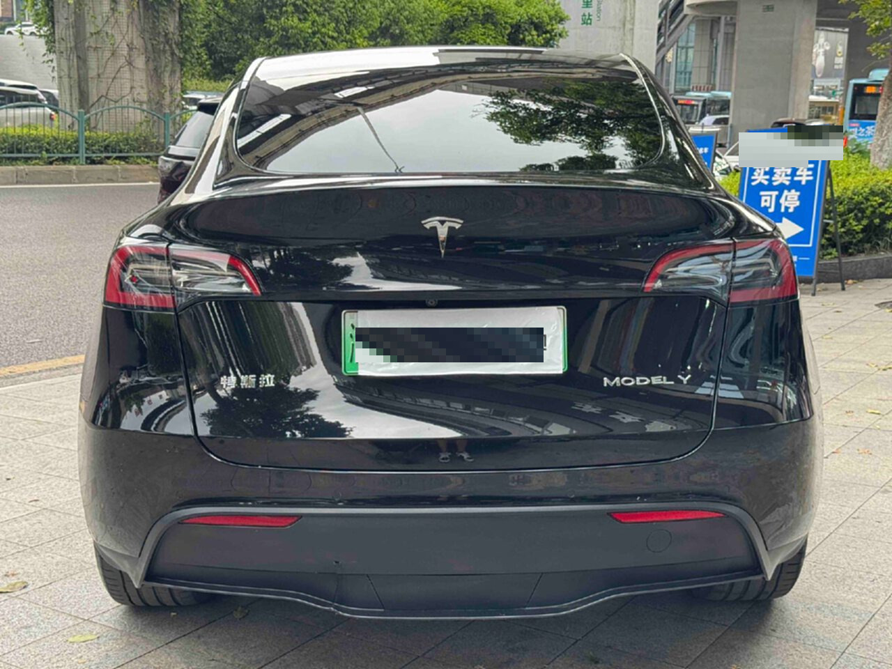 Tesla Model Y 2023 car image #7