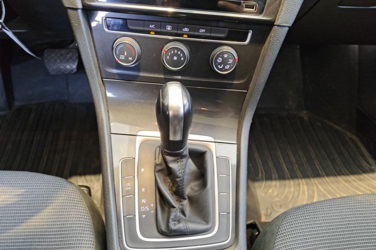 Volkswagen Golf 2020 #14 Volkswagen Golf 2020 صورة سيارة #14