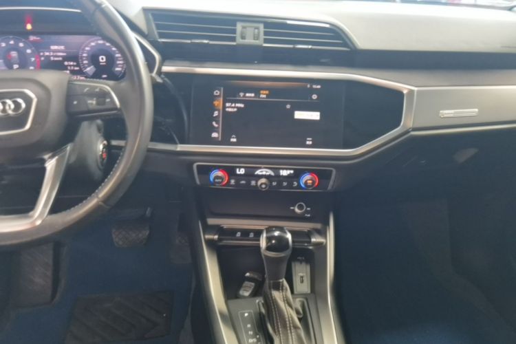 Audi Q3 2019 #13 Audi Q3 2019 car image #13