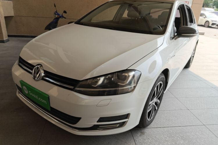 Volkswagen Golf 2016 car image #2