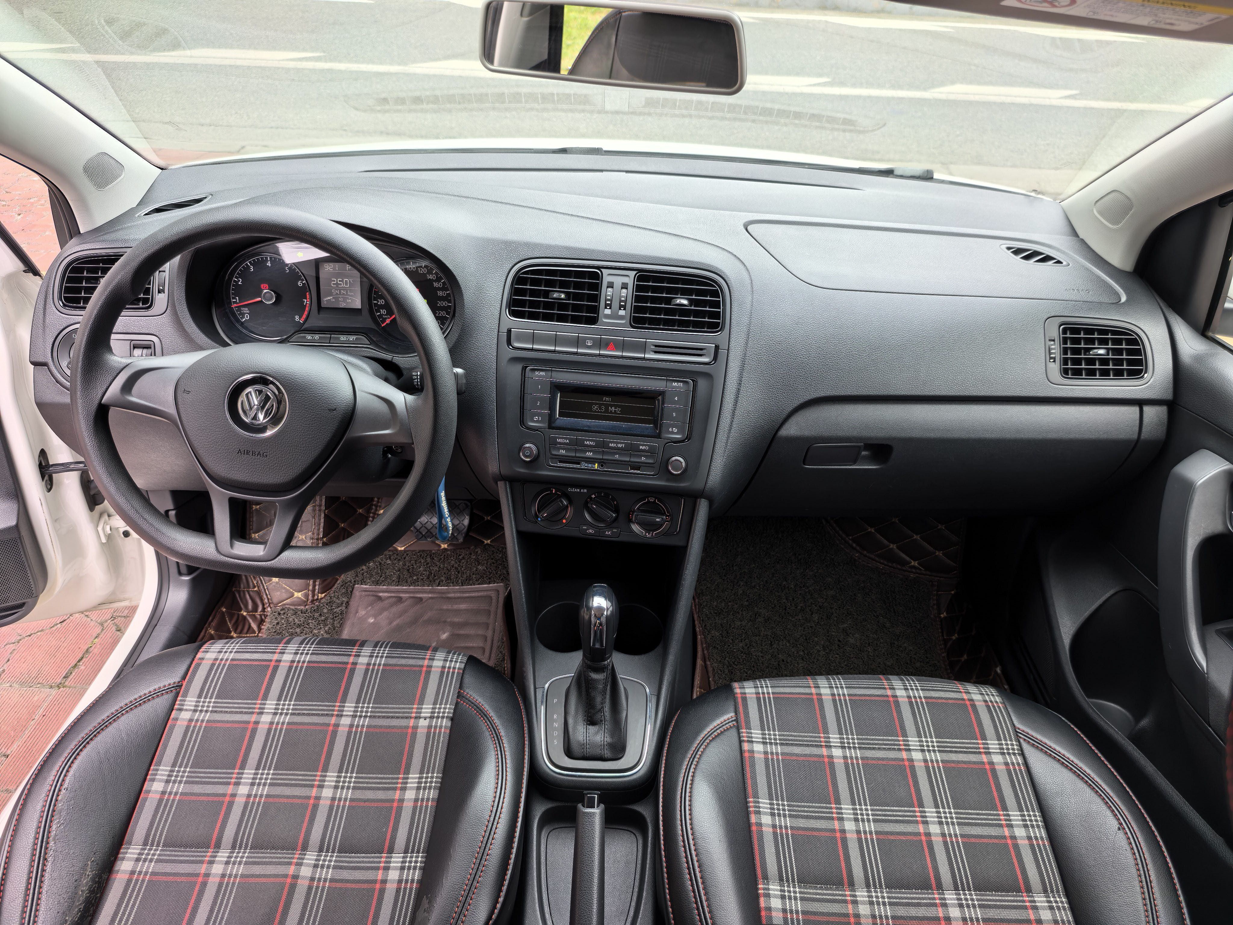 Volkswagen Polo 2017 #12 Volkswagen Polo 2017 car image #12