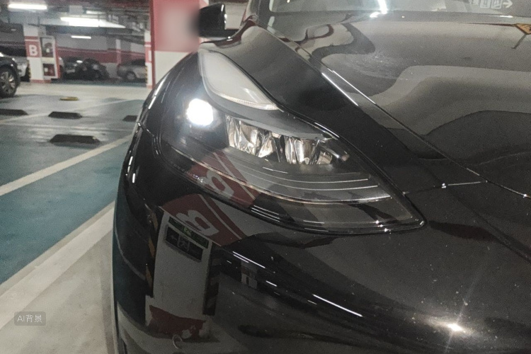 Tesla Model Y 2023 صورة سيارة #8