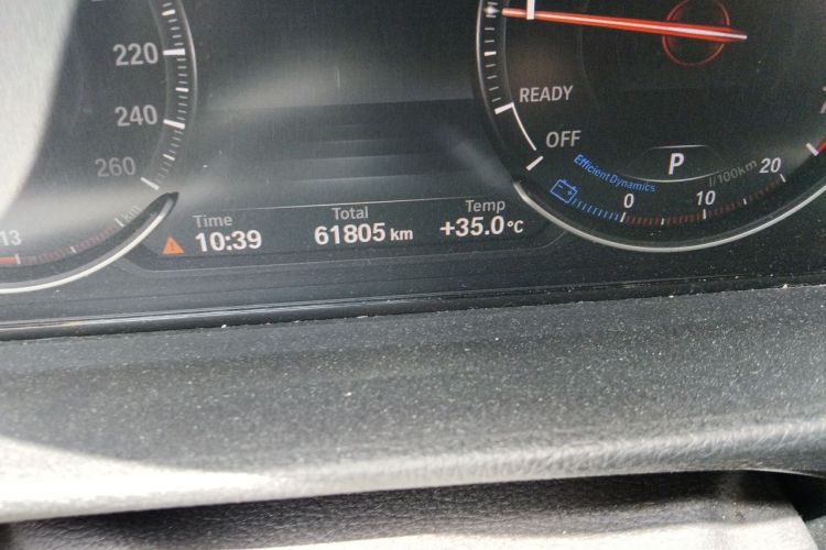 BMW 3 Series 2018 car image #12