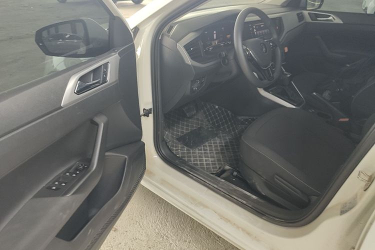 Volkswagen Polo 2023 car image #16