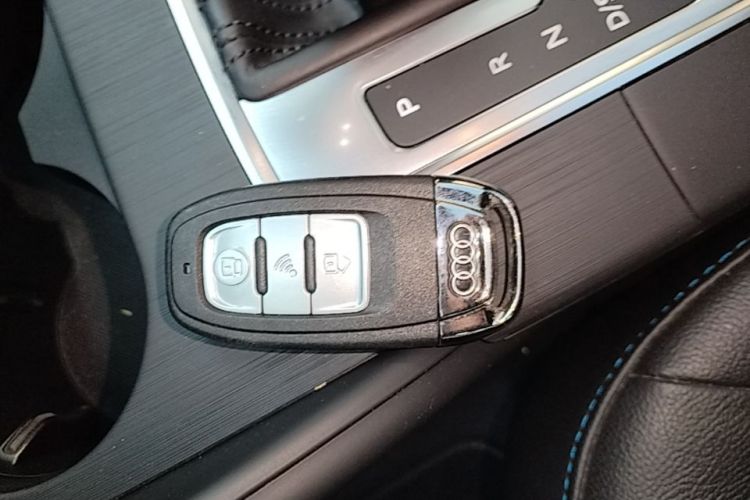 Audi A3 2019 car image #9