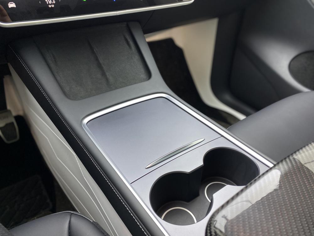 Tesla Model Y 2024 car image #15