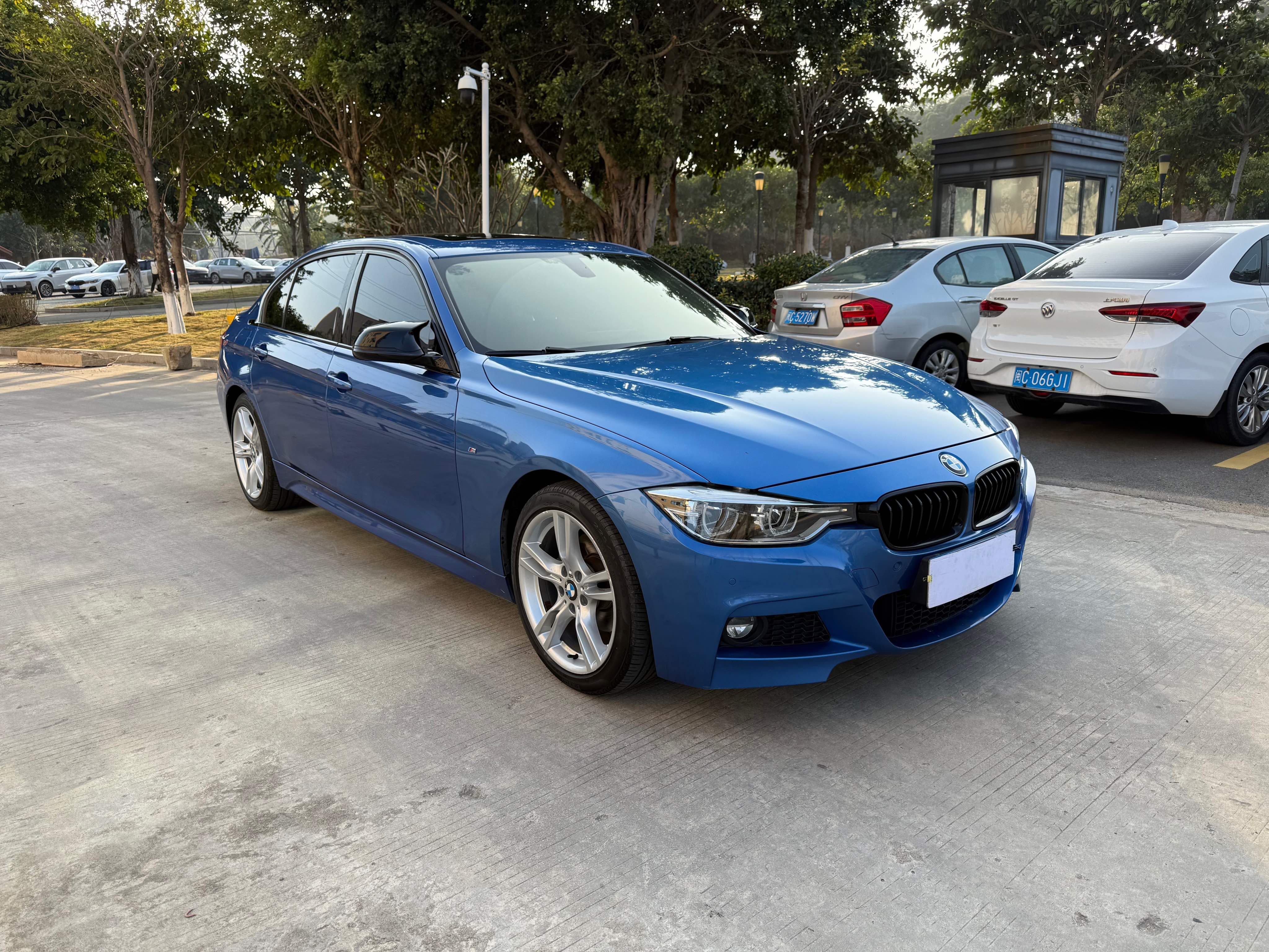 BMW 3 Series 2018 car image #4