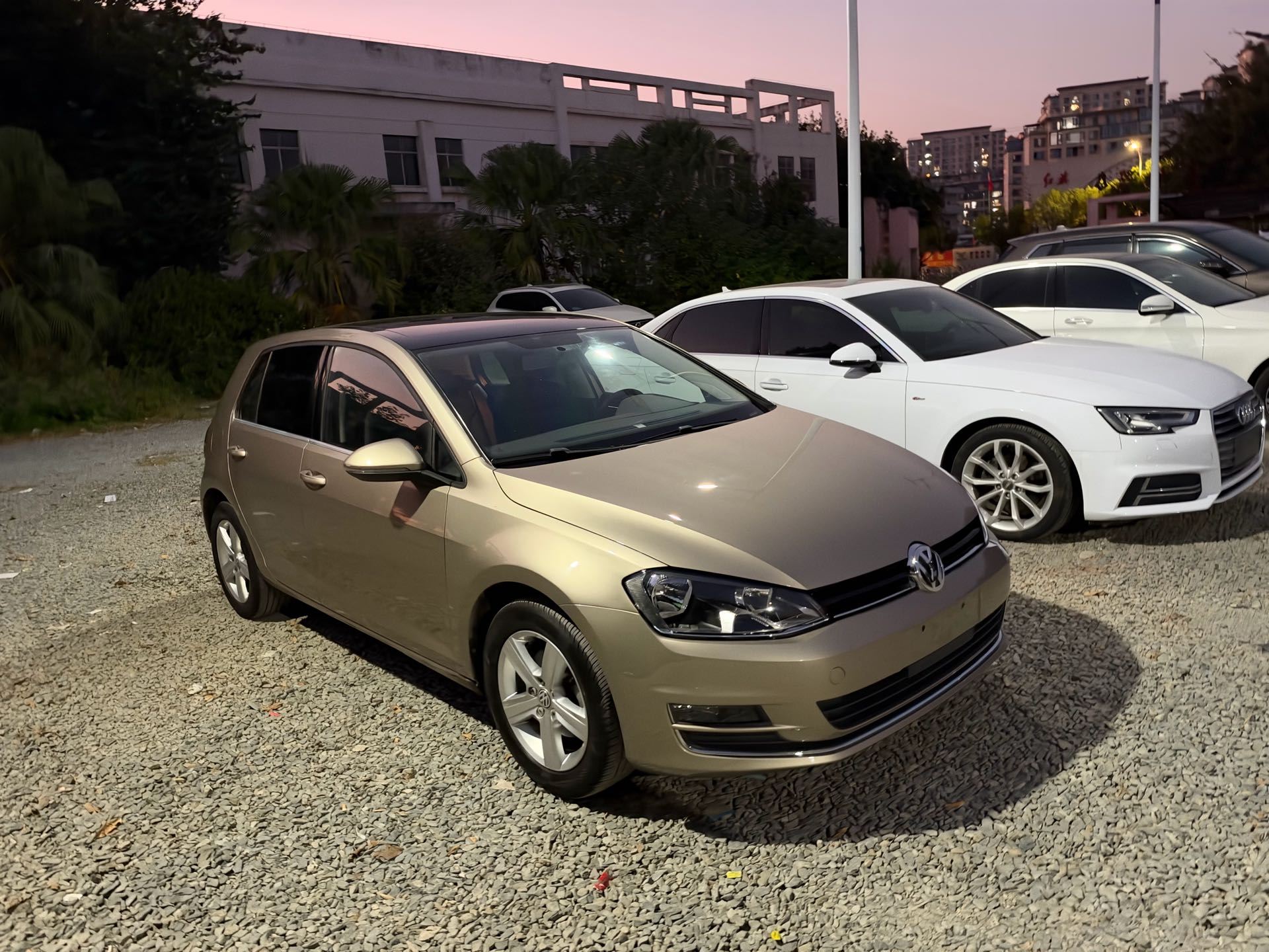 Volkswagen Golf 2016 car image #3