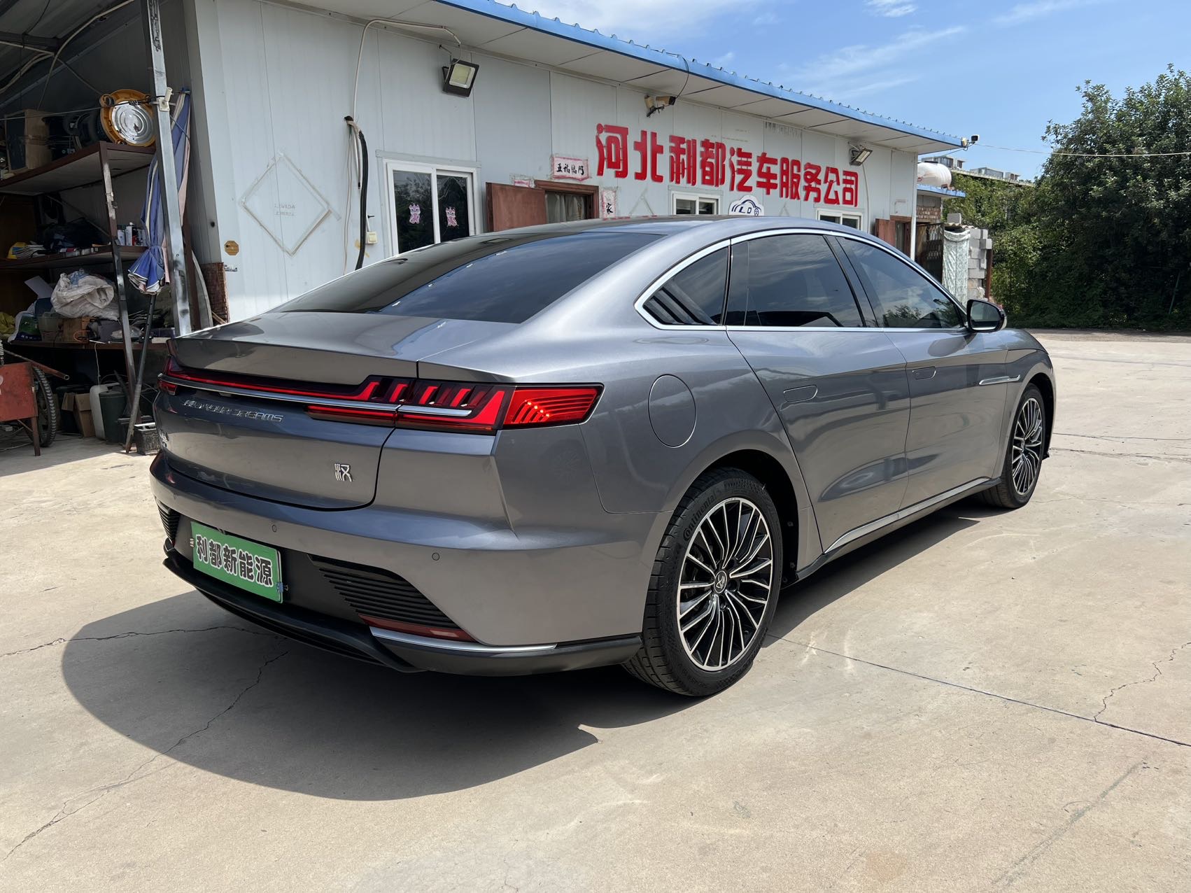 BYD Han 2023 immagine di auto #13