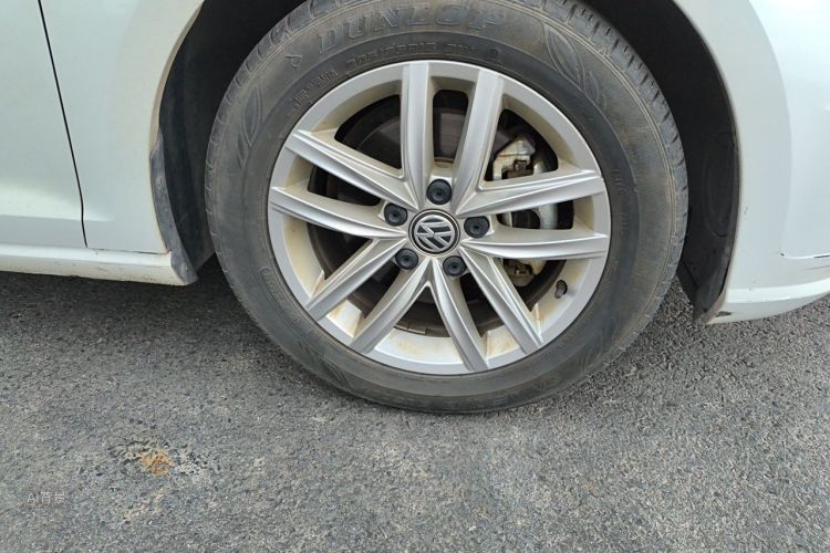 Volkswagen Golf 2019 car image #9