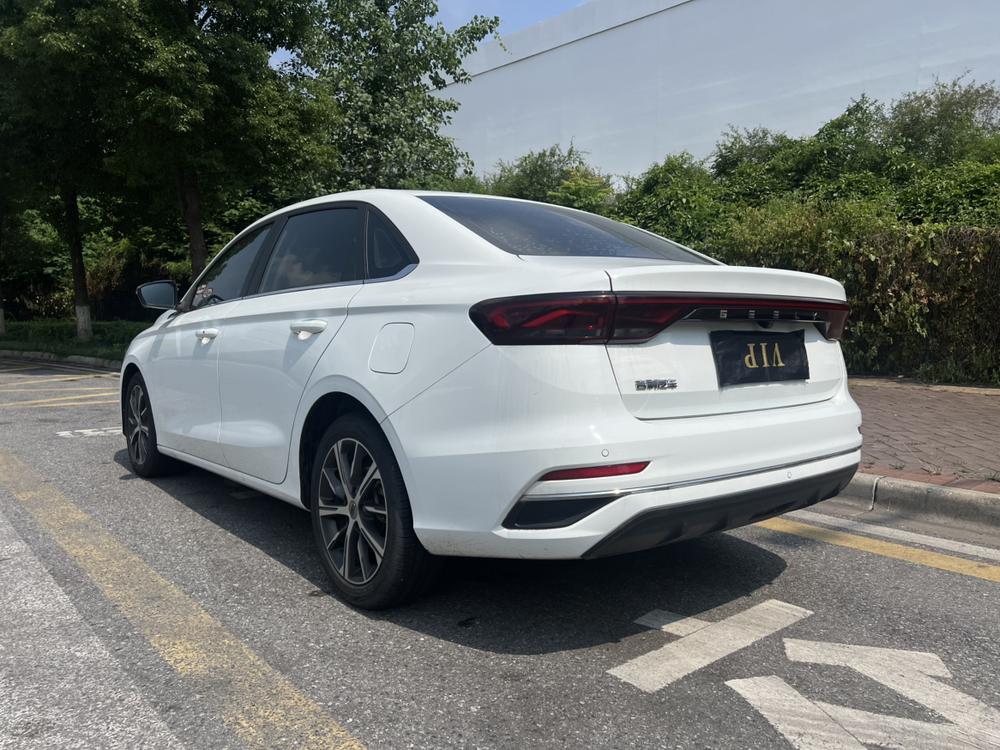 GEELY Emgrand 2021 car image #4