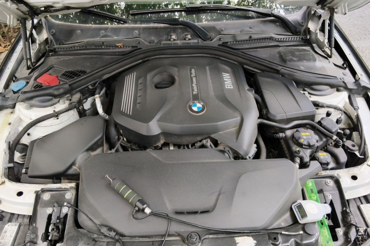 BMW 3 Series 2018 car image #22
