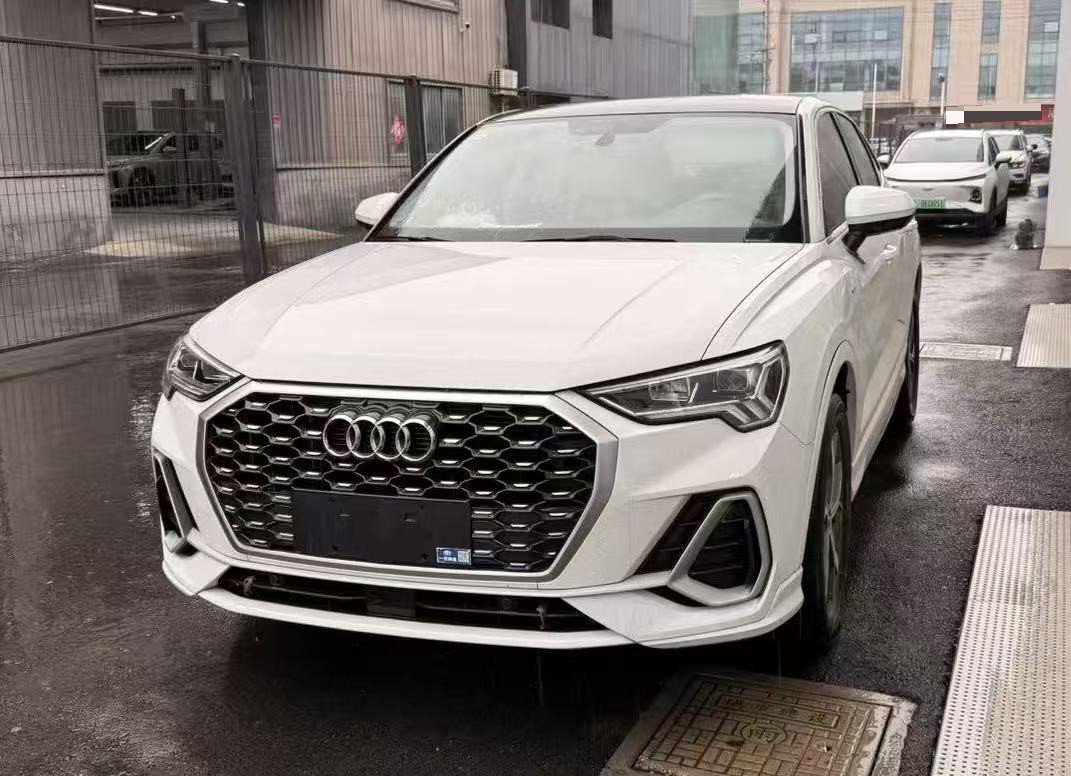 Audi Q3 2021 car image 