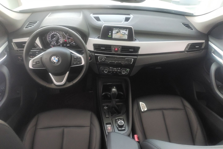 BMW X1 2019 car image #10