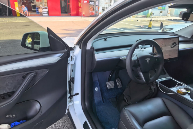 Tesla Model Y 2024 #18 Tesla Model Y 2024 car image #18