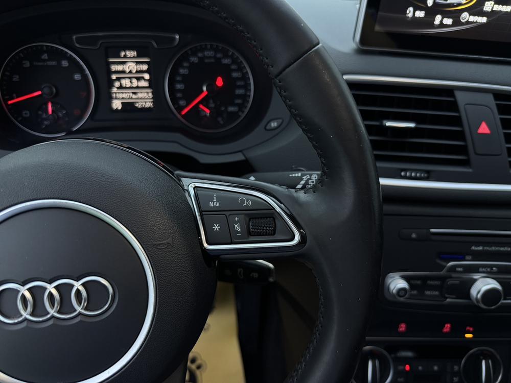 Audi Q3 2016 car image #29