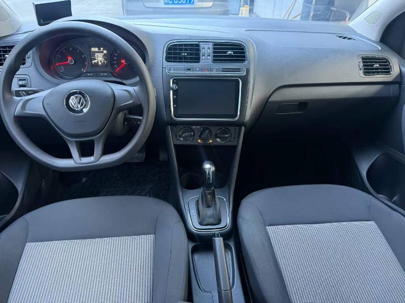 Volkswagen Polo 2019 car image #4