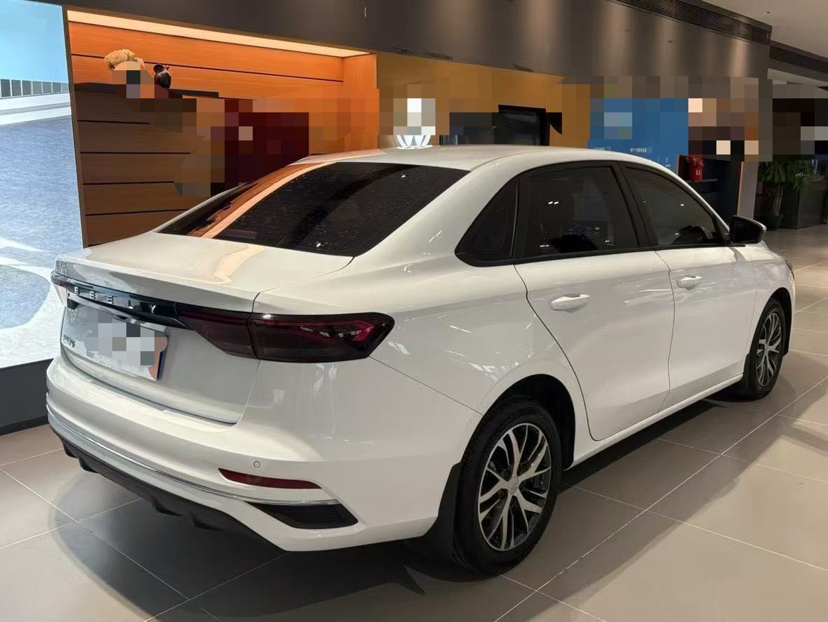 GEELY Emgrand 2023 image de voiture #7