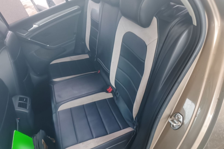 Volkswagen Golf 2016 car image #17