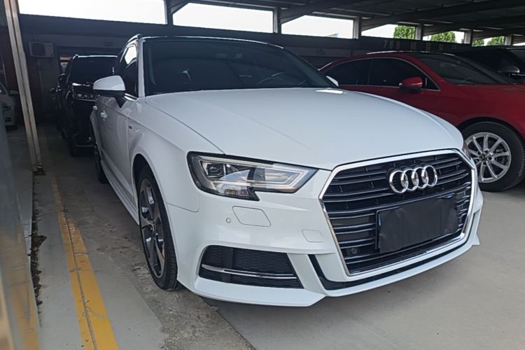 Audi A3 2019 car image #4