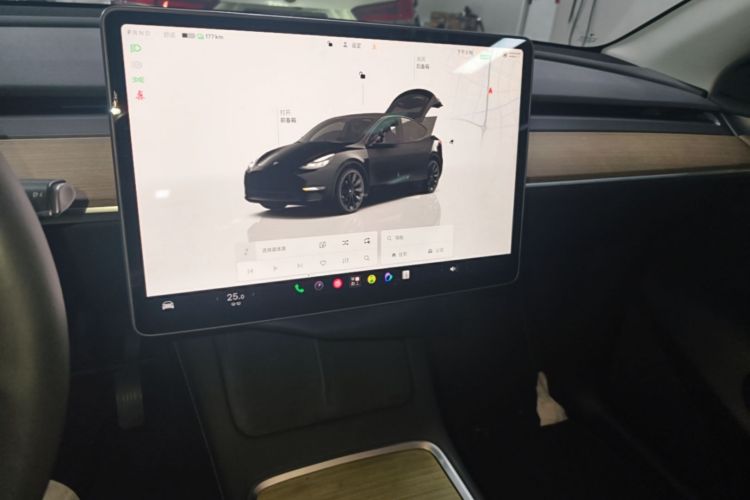 Tesla Model Y 2022 #17 Tesla Model Y 2022 car image #17