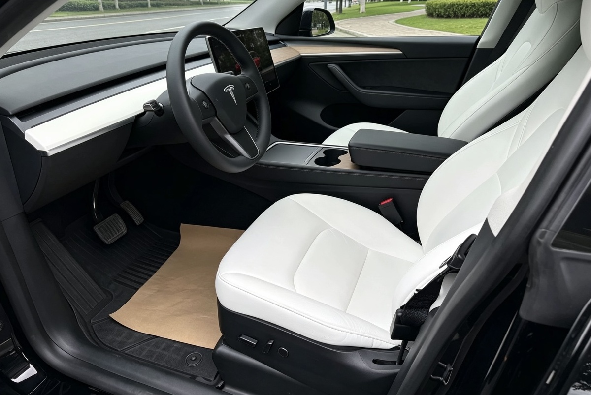 Tesla Model Y 2023 #6 Tesla Model Y 2023 car image #6