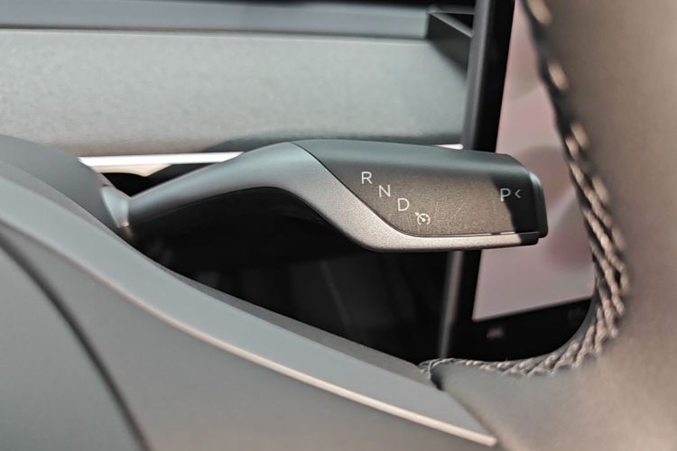 Tesla Model Y 2024 #14 Tesla Model Y 2024 car image #14