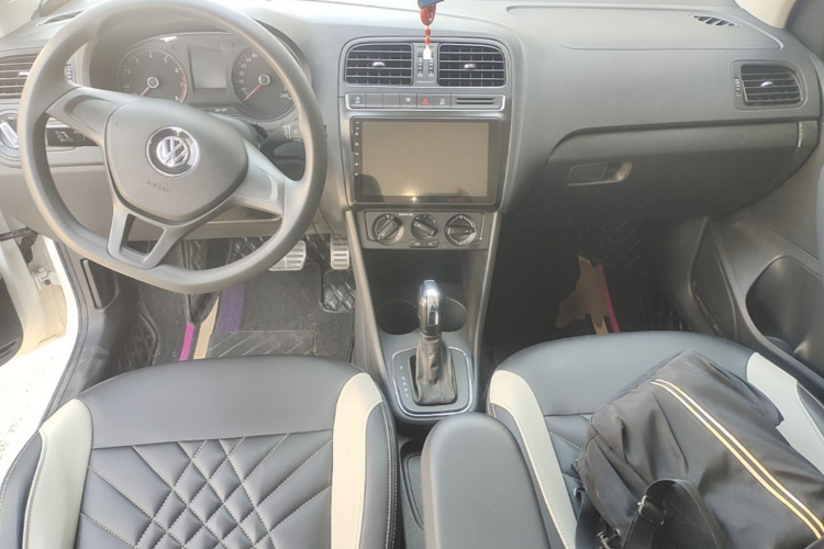 Volkswagen Polo 2018 car image #10