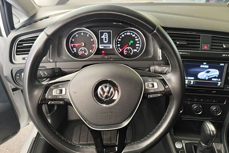 Volkswagen Golf 2018 изображение автомобиля #15