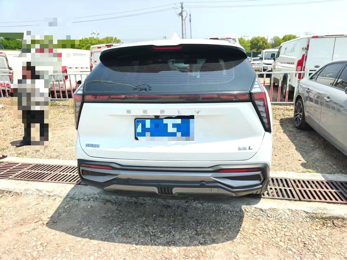 GEELY Boyue L 2025 car image #3