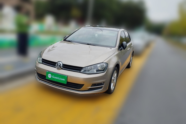 Volkswagen Golf 2017 car image #2
