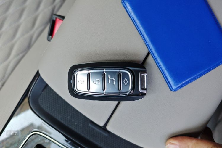 BYD Han 2025 car image #10